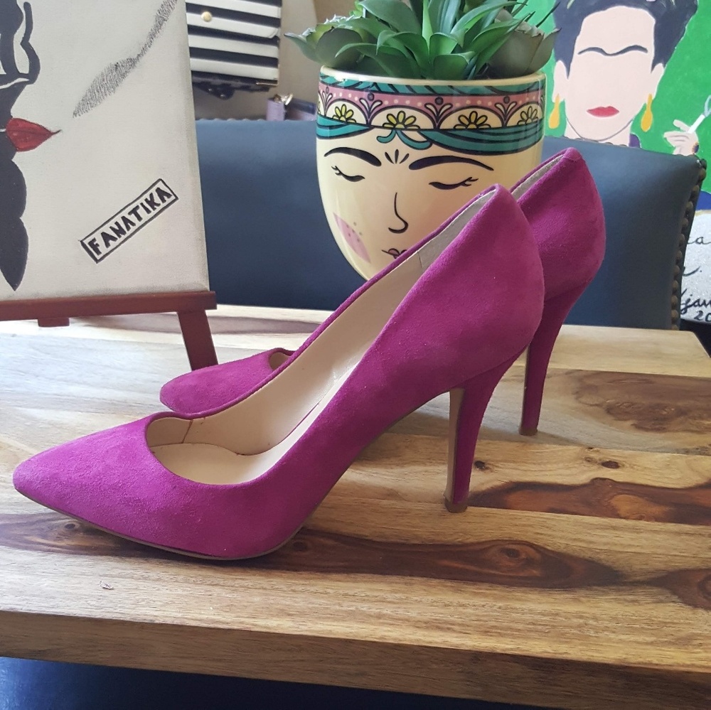 INC solid Hot pink/ fuchsia suade pump shoes.